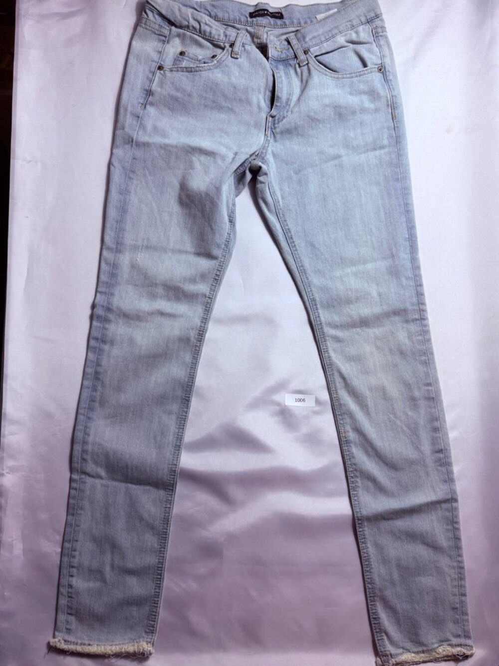 Brandy Melville Womens size S Light Wash Jeans
